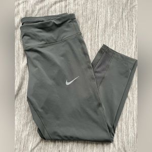 NIKE Woman’s Dry Fit Running Capri Leggings